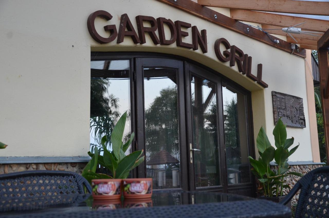 Garden Vendeghaz * Mako